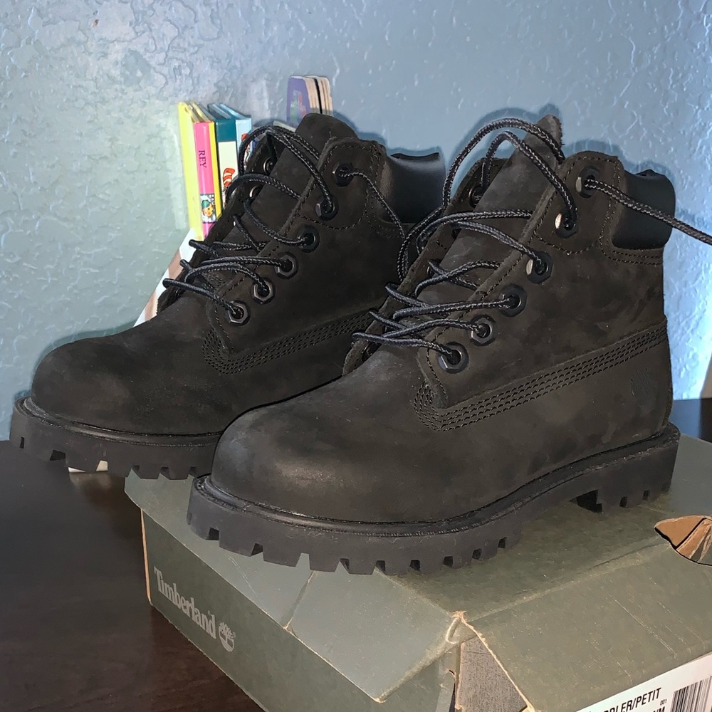 Unisex Timberland Boots for kids (worn twice)
